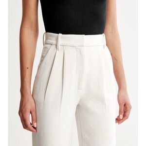 Chic off-White Women's Trousers